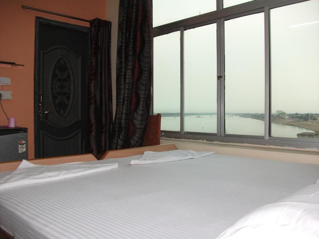 P G On Ganges Varanasi Dış mekan fotoğraf